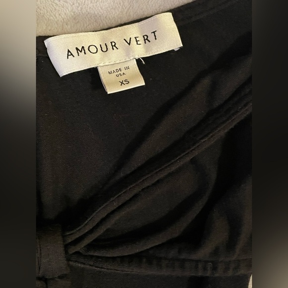 Amour Vert Black Relaxed Tank Top with Wide Straps - Picture 4 of 6